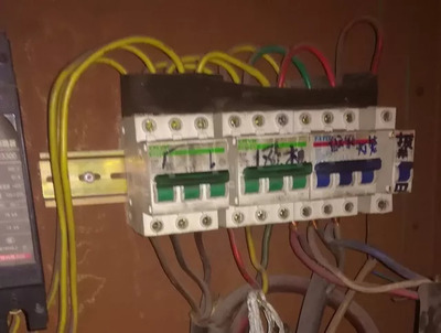 電控安全無小事，隨手一拍護平安——北營煉鋼廠電控系統安全隱患隨手拍照片展紀實